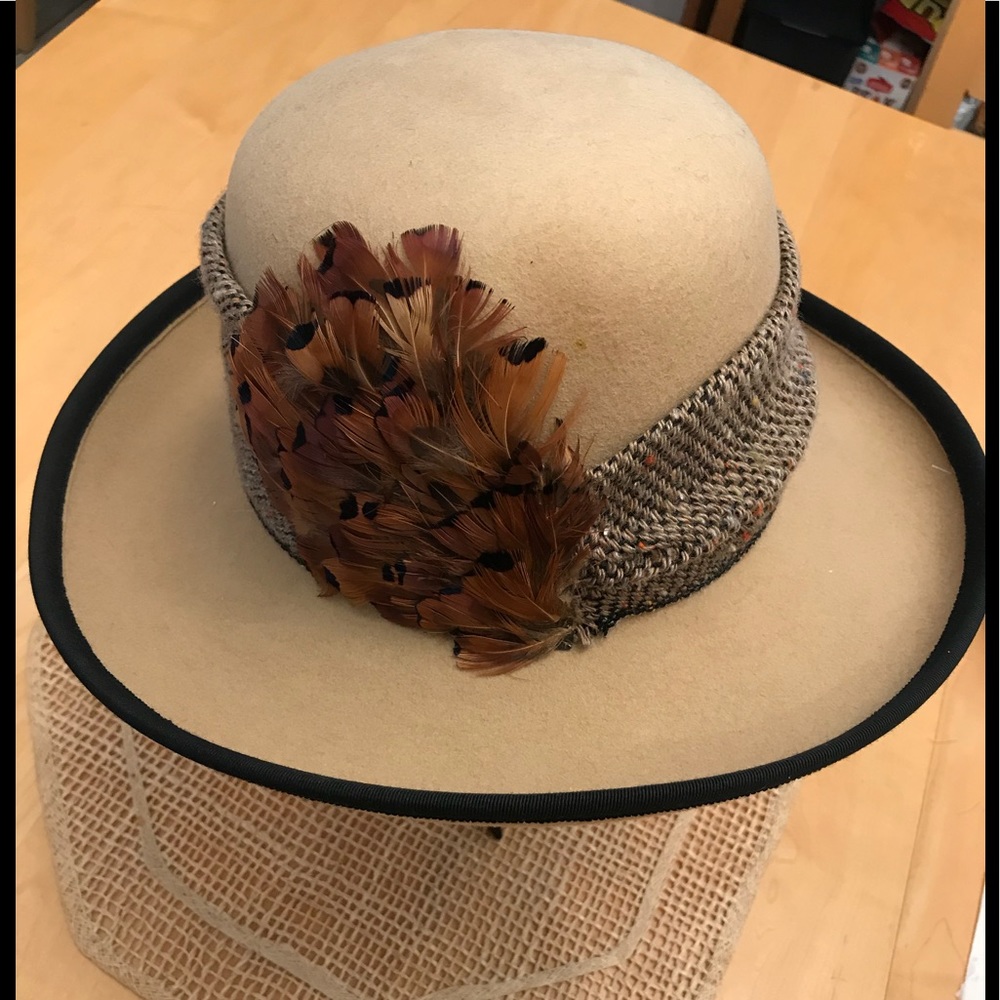 NEW LIZ CLAIBORNE  Wool Felt HAT